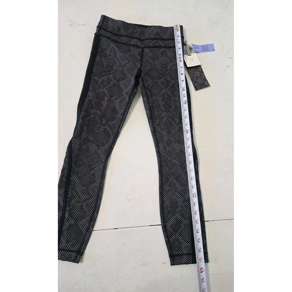 Lululemon Pace Tight Reflective Leggings sz 2 24x24 Polka Dot Black Silver NWT